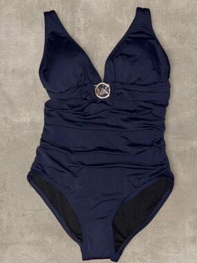 MICHAEL Michael Kors navy and cream label tag